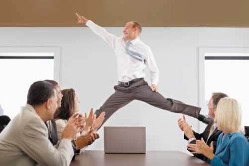 Это может быть трудно сделать, особенно на фоне первоначальной боли от увольнения