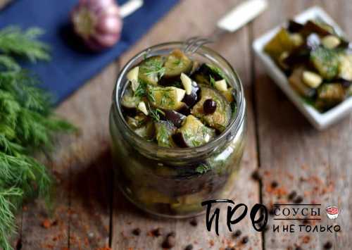 От привычных нам блинов они отличаются тем, что готовятся из рисовой бумаги, а размером совсем небольшие, буквально на один укус