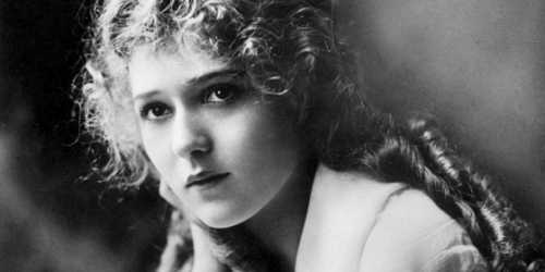 Не существовало никаких особенных сценариев, не было даже титров с указанием имен актеров