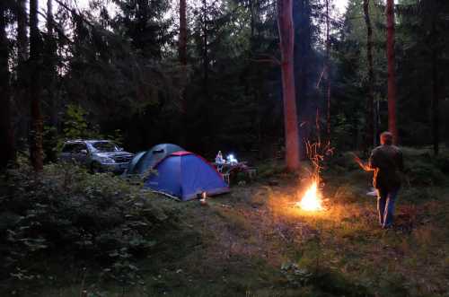 Берите напитки в пластиковой упаковке она более лёгкая и прочная