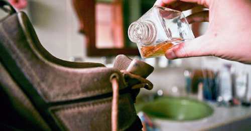 Как устранить неприятный запах от обуви