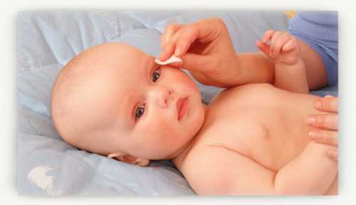 Дети, недавно появившиеся на свет, любят рассматривать яркие рисунки с четкими контурами и деталями