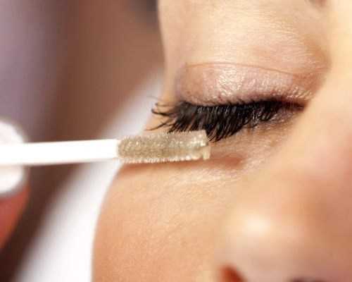 Как ухаживать за наращенными ресницами: ТОП
