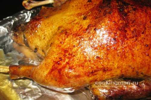 Гусь с яблоками, запеченный в духовке