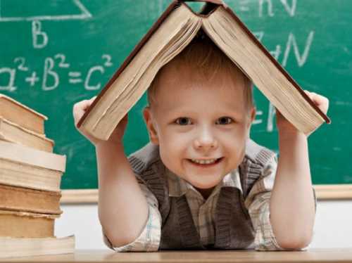 Первая закончилась в первый же месяц возраст год мес, вторая проходил месяцев с ревом по утрам, ОРВИ ежемесячно и без особых плюсов в развитии ну, это мое субъективное мнение