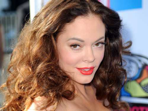 Поэтому туфли или босоножки обязательны