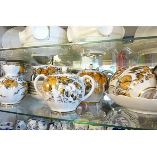 Стимуляторы и неконтролируемые подкормки истощают цветок очень быстро и на выходе фиалки просто сгорают