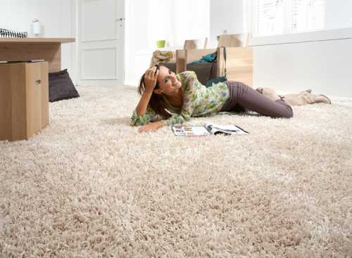 Еще стоит отметить, что с помощью плитки можно создать необычный и оригинальный дизайн пола, выделив в помещении для бильярда некоторые особенные зоны или участки