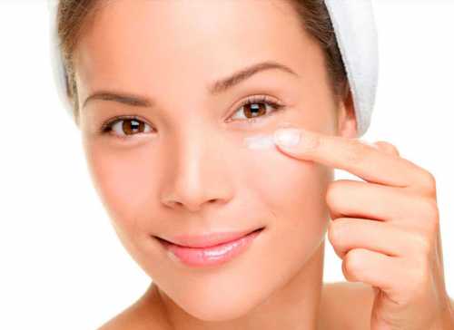 Тонизируем кожу вокруг глаз