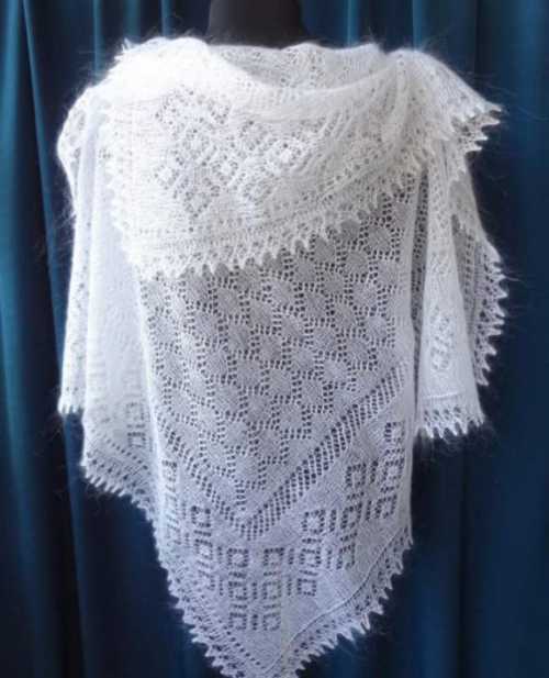 Пуховые палантины шарфы и шапки