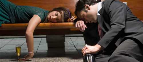 Утром друг дружке кофе сделали, деток накормили в школу садик отвезли и на работку побежали, а вечером все по новой и так лет