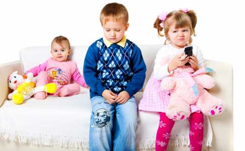 Пусть лучше хорошим будет любимый мишка крохи, такой щедрый и с игрушечным зайчиком, и с собачкой