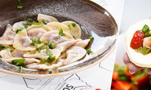 Вареники с клубникой: рецепт украинского угощения