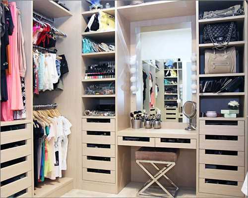 Фантазийные крупные серьги, кольцаовалы, серьгиполумесяцыили такие необычные в форме лица