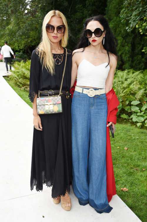 Ты скручиваешь джинсы до нужной тебе длины