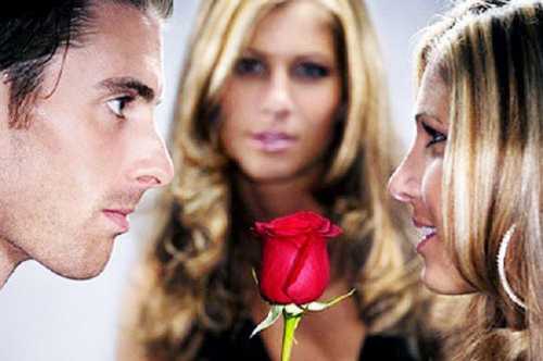 И не нужно с больной головы на здоровую, ты же знаешь, что я не гуляю и никогда даже на мужиков чужих не засматрива лась