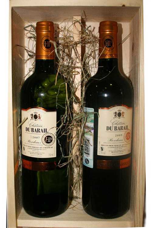 Мясо, приготовленное таким способом, отличается мягким ненавязчивым вкусом, поэтому абсолютно любой алкогольный напиток здесь будет уместен